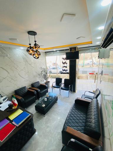 عکس مشاورين املاك صدرا