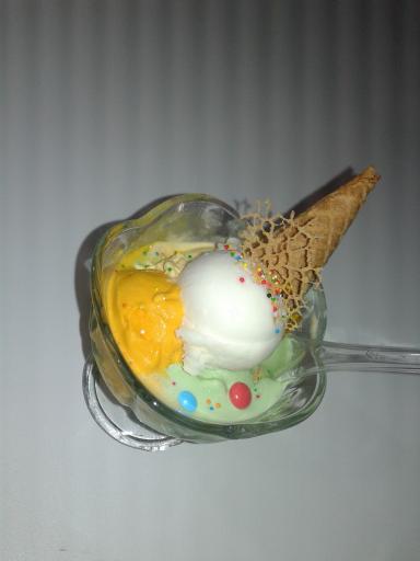 عکس بستنی سنتی حاج بابا