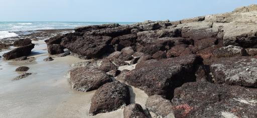 عکس ساحل و پارک سنگ سیاه شهرستان جاسک