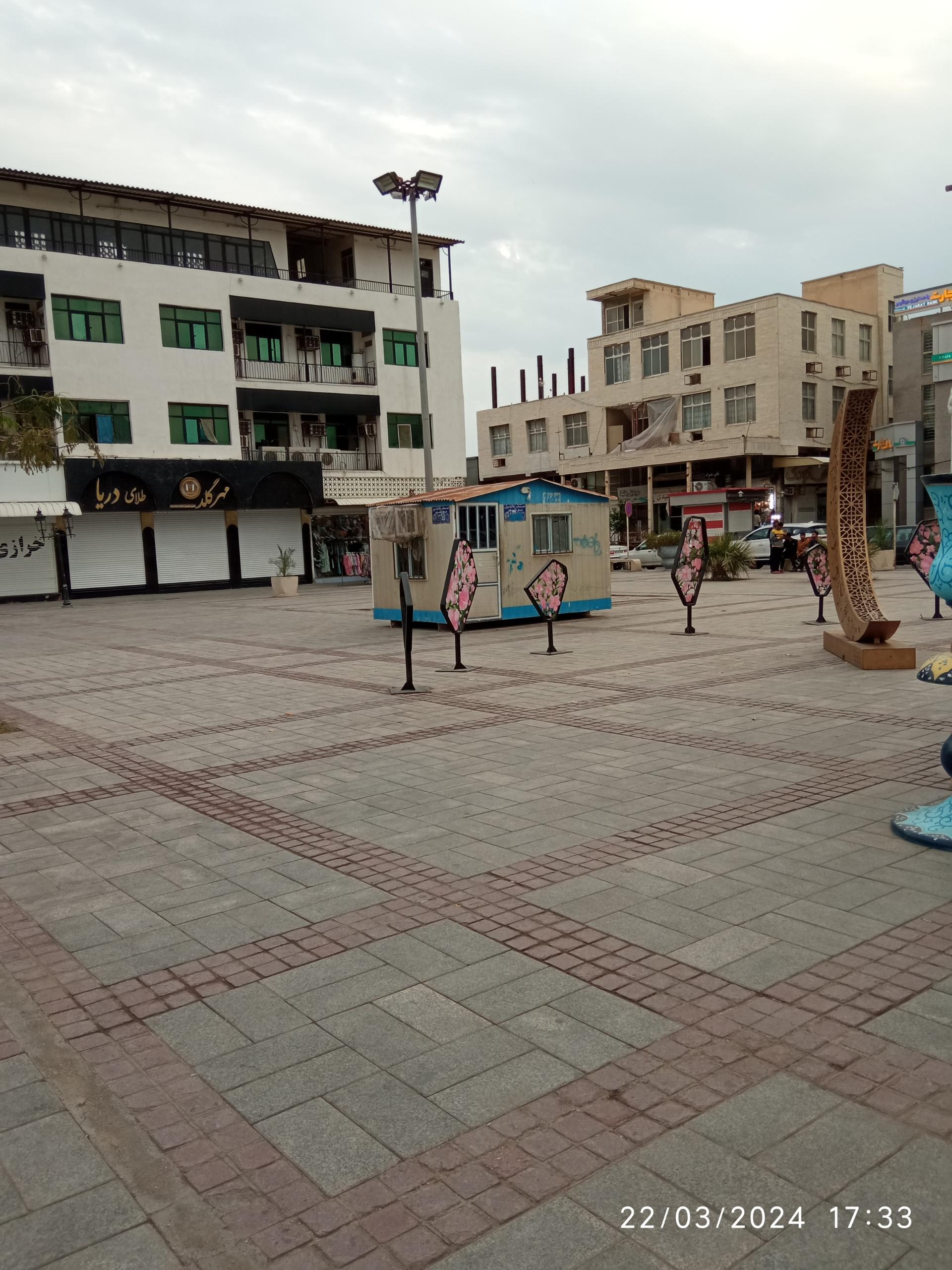 عکس میدان انقلاب (ششم بهمن سابق)