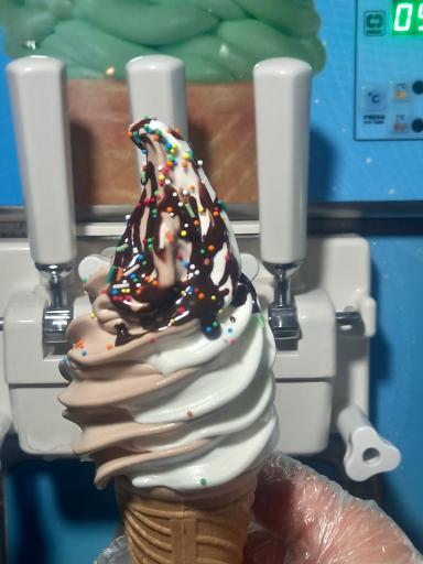 عکس آبمیوه و بستنی سروین ماسال