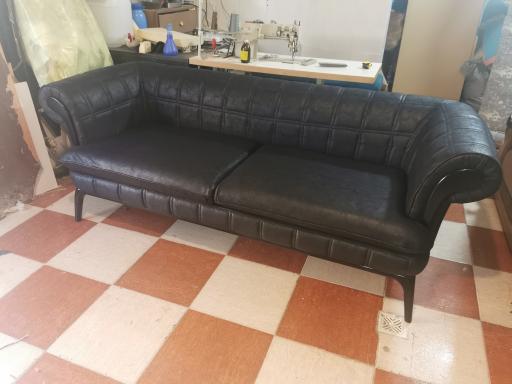 عکس تعمیرات مبل جوان(شیراز) 