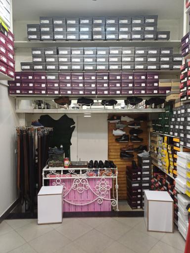 فروشگاه کفش چرم طور