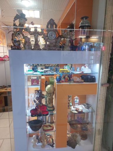 عکس آنتیک فروشی صداقت 