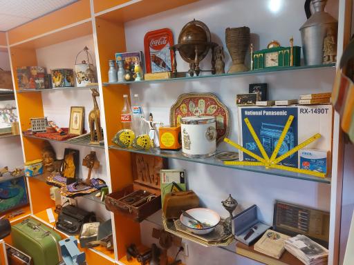 آنتیک فروشی صداقت 