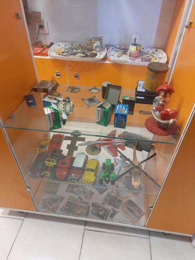 عکس آنتیک فروشی صداقت 