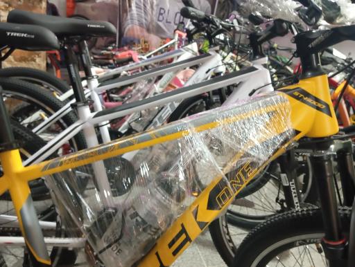 عکس دوخرچه تک سوار