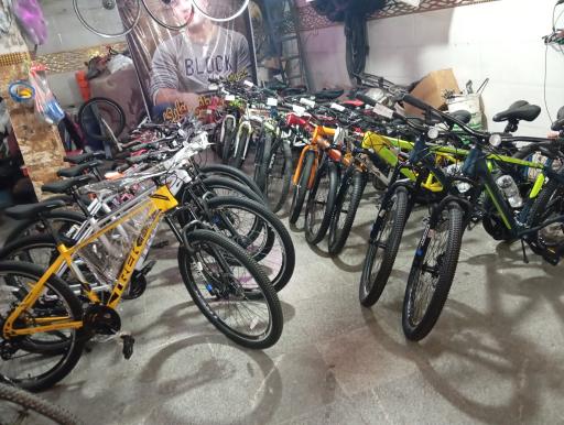 عکس دوخرچه تک سوار