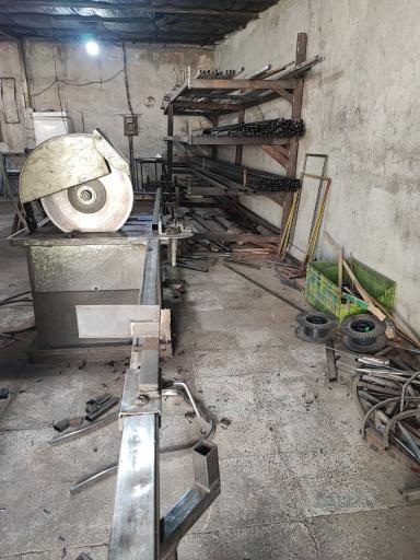 عکس صندلی فلزی داتیس