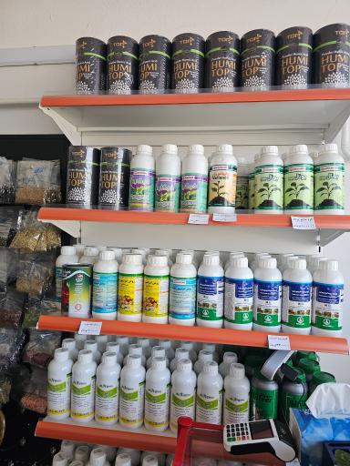 عکس خدمات کشاورزی و داروخانه گیاه پزشکی حاتم