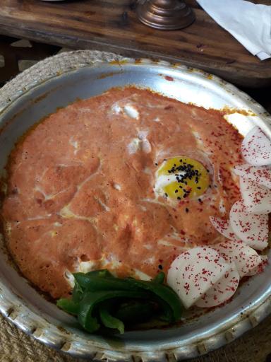 عکس سفره خانه و کافه سنتی رومانس