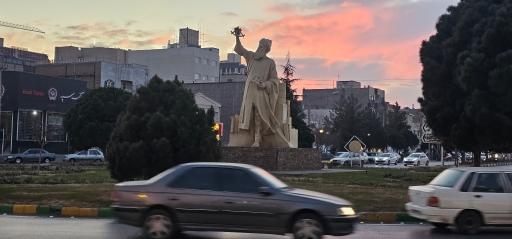 عکس میدان دانش