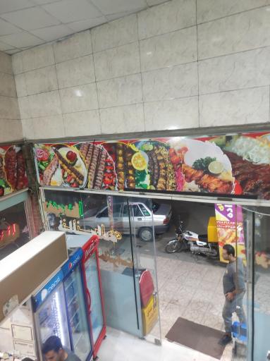 عکس تهیه غذای خانواده