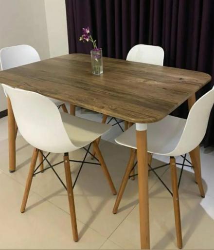 عکس میز و صندلی خوش نشین