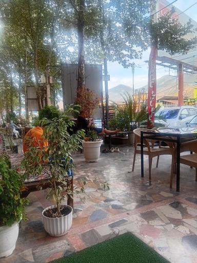 عکس رستوران دایی علی