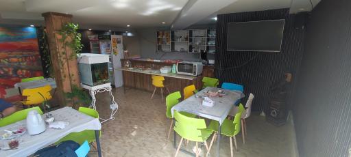 عکس هتل آکراس