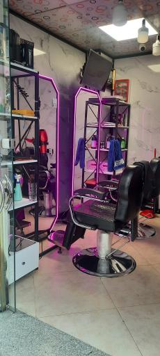 عکس آرایشگاه مردانه اهورا 