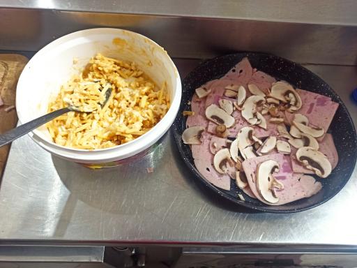 عکس فست فود ملنگو