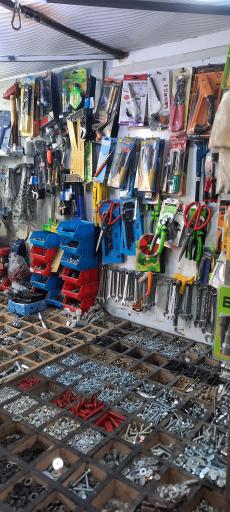 عکس ابزار و لوله مدرن