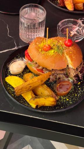 عکس تفریحگاه و رستوران شب های عنبران