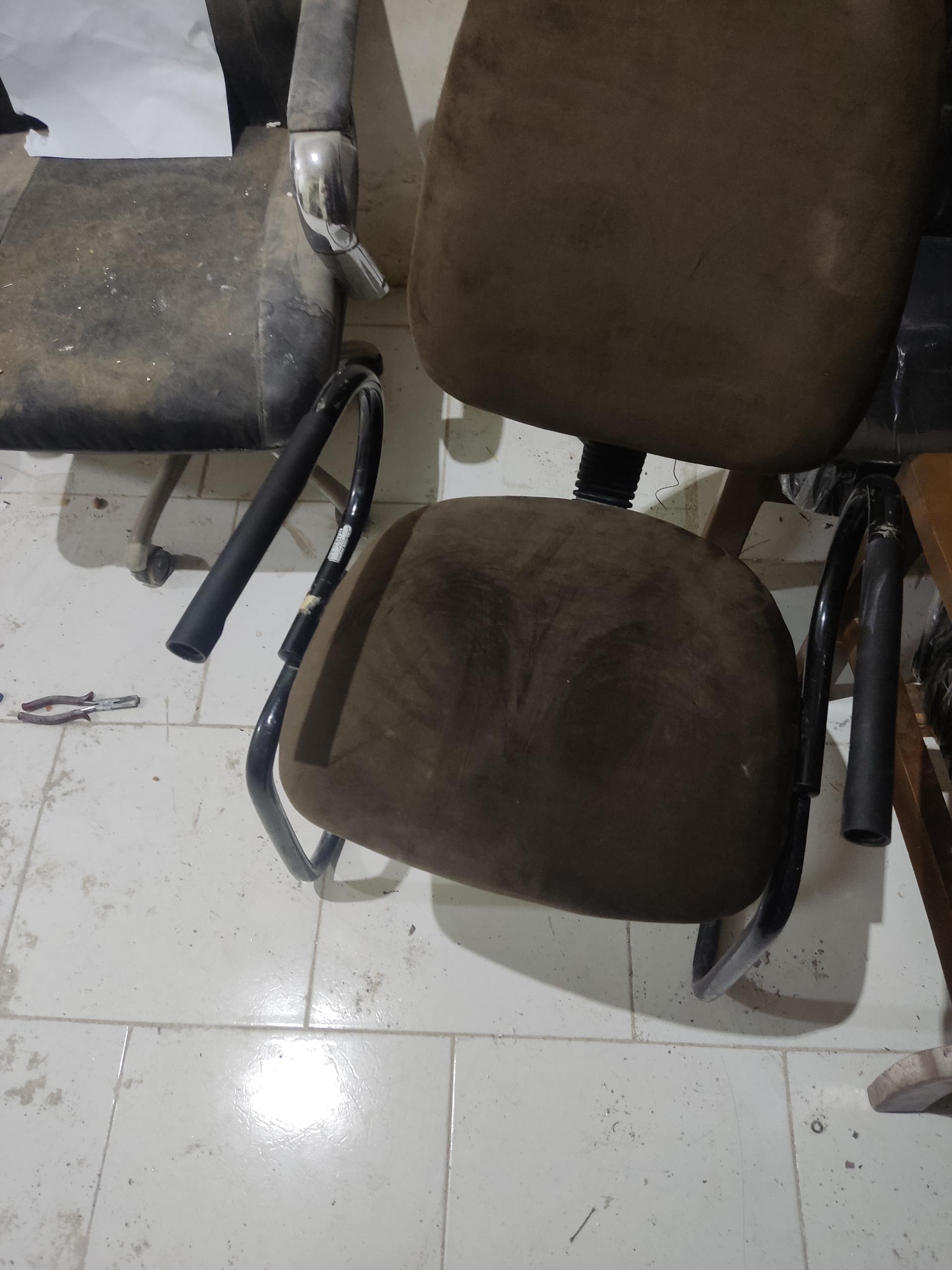 عکس میز و صندلی کارکرده توانا