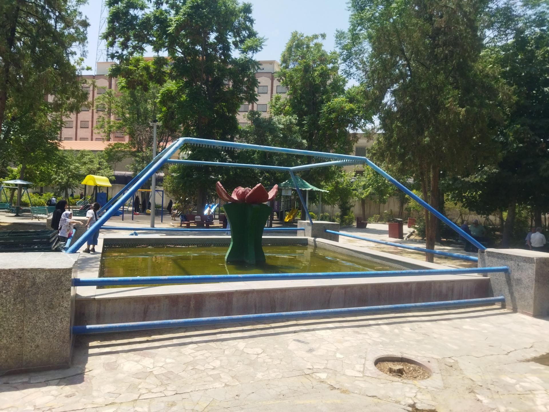 عکس آبنمای بوستان ایثار