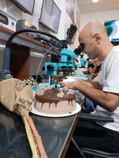 عکس آموزشگاه تعمیرات موبایل آناتل 