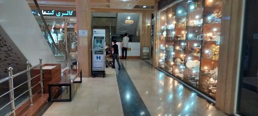 عکس مجتمع تجاری رفاهی شریعت