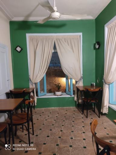 عکس کافه کتاب آبگینه