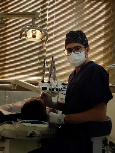 مطب دکتر سیدامیر فرهاد حسینی متخصص دندانپزشکی