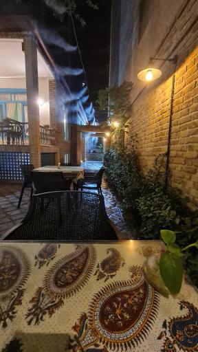 عکس کافه کتاب آبگینه