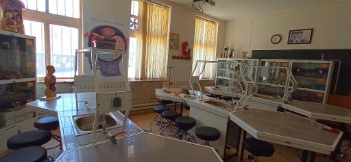 عکس دبیرستان دخترانه دوره اول سجاد