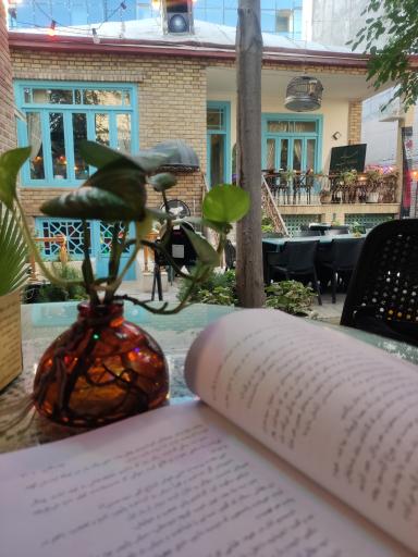 عکس کافه کتاب انتظار