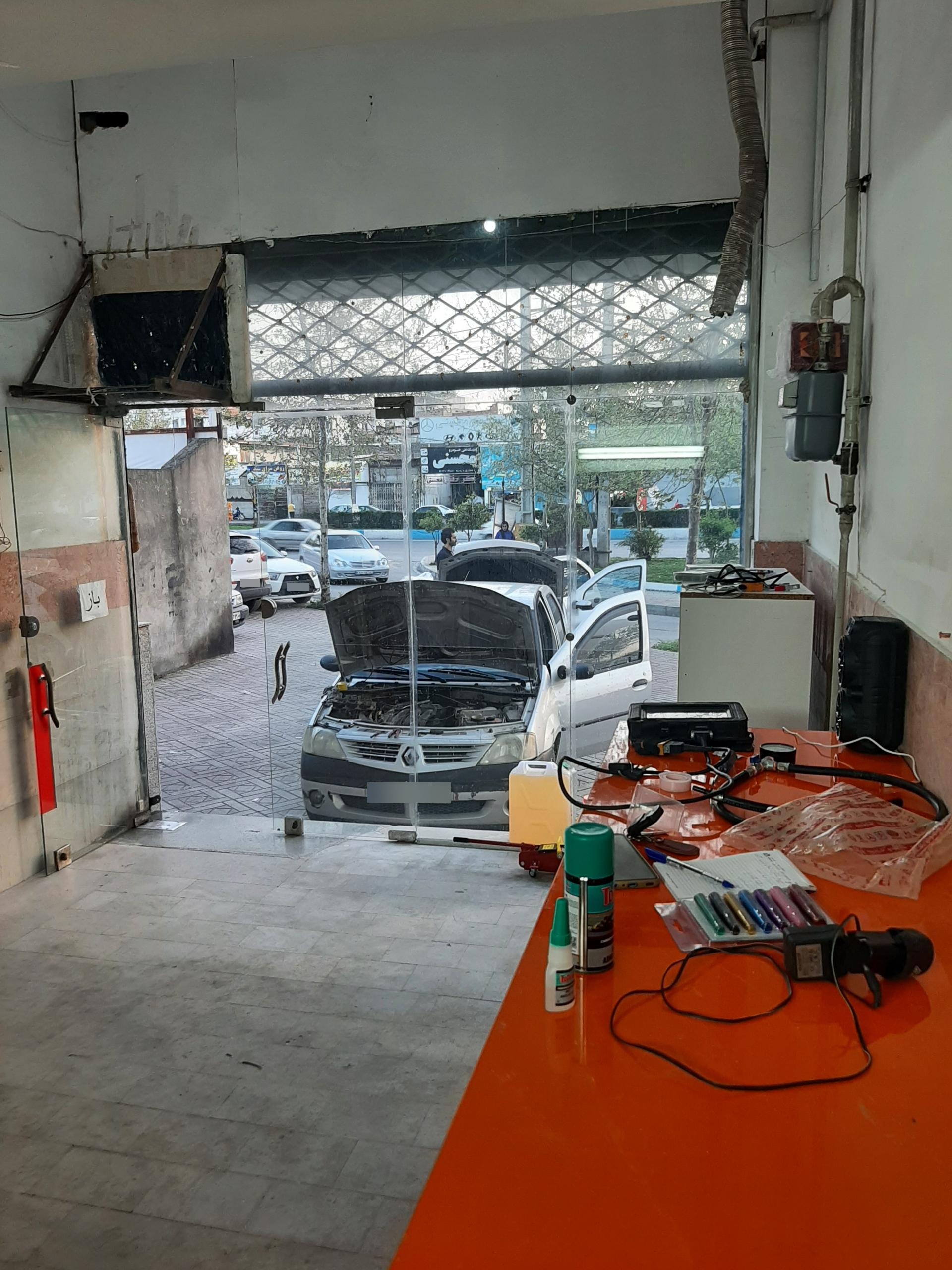 عکس خدمات برق خودرو و باتری سازی ایران ۶۲