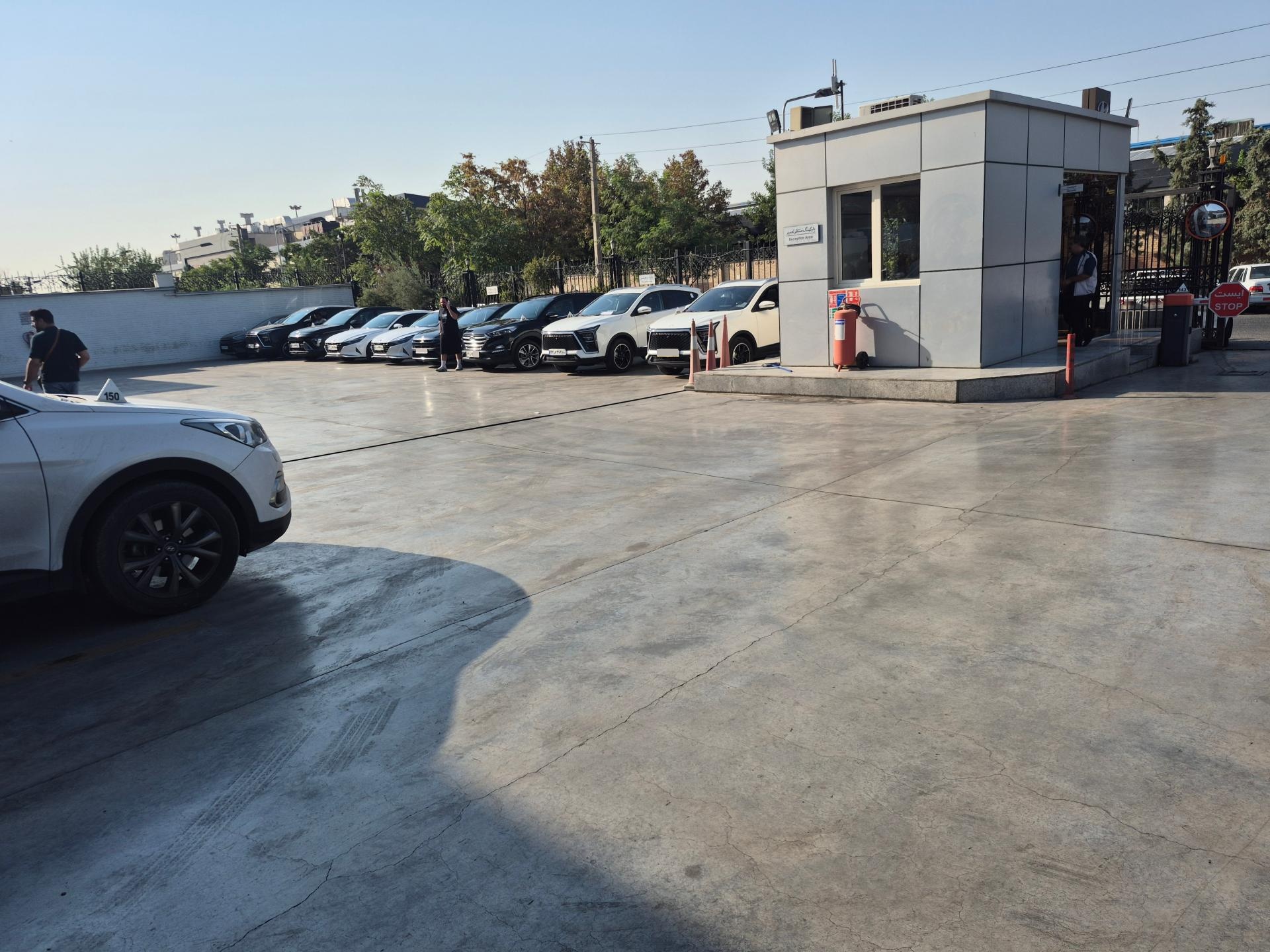 عکس تعمیرگاه تجارت بین الملل و نمایندگی کرمان خودرو کد ۱۷۷۶