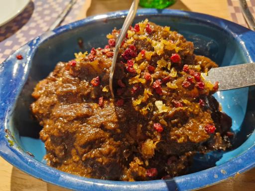 عکس رستوران گیلکی بهزاد