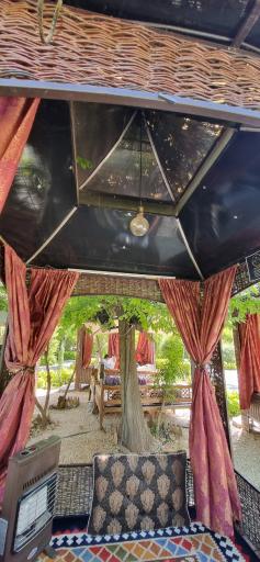 عکس رستوران رز گلد