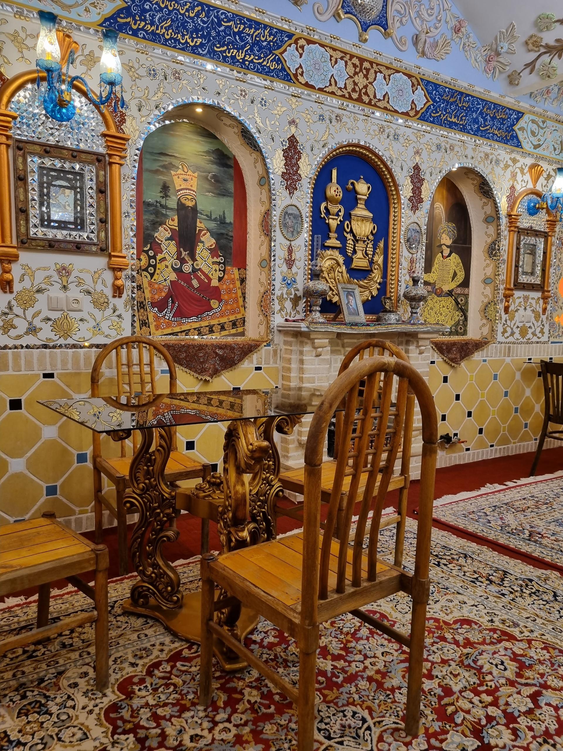 عکس عمارت حاجی اقا