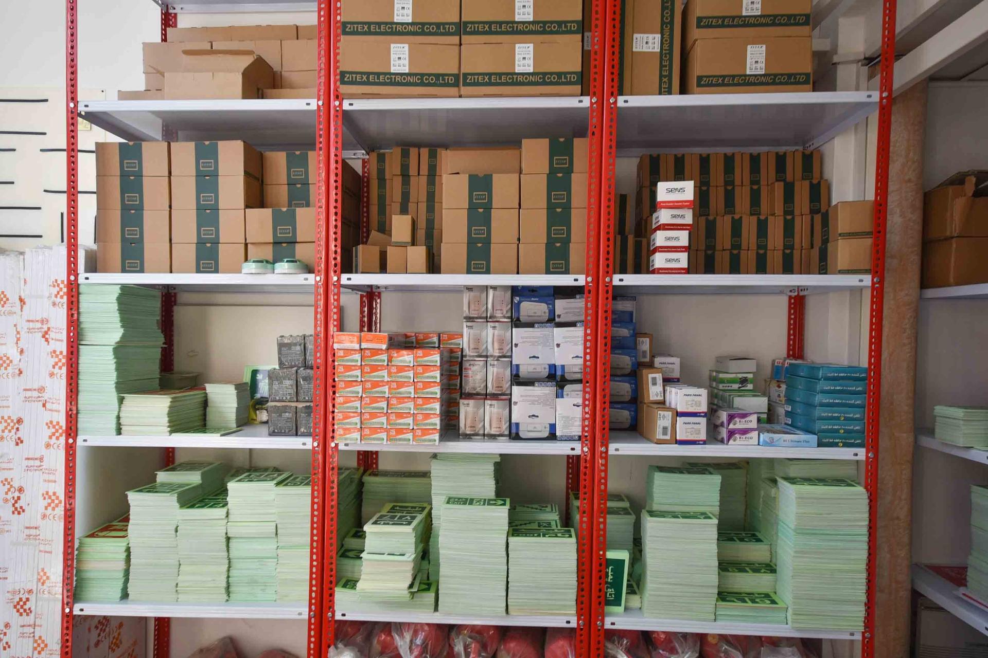 عکس تجهیزات آتش نشانی آراد ایمن