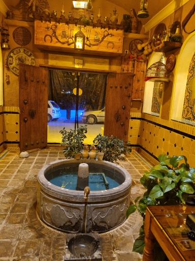 عکس عمارت حاجی اقا