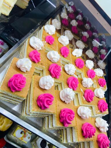 عکس شیرینی سرای داغ