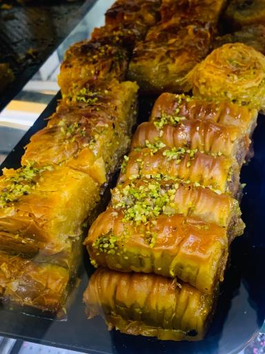 عکس شیرینی سرای داغ