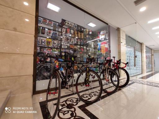 عکس فروشگاه بایک سنتر