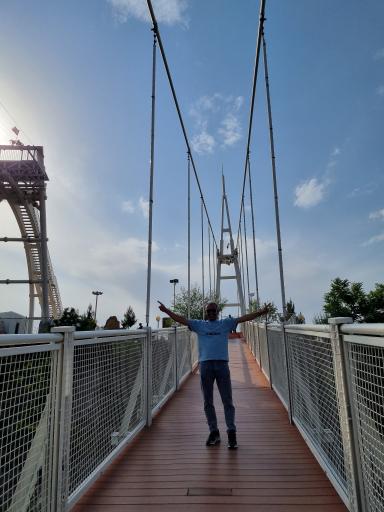 عکس پل معلق نیمه شیشه ای مشگین شهر