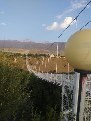 عکس پل معلق نیمه شیشه ای مشگین شهر