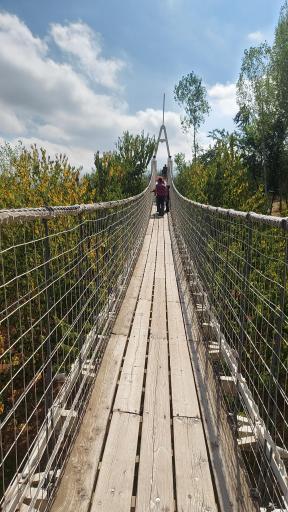 عکس پل معلق نیمه شیشه ای مشگین شهر