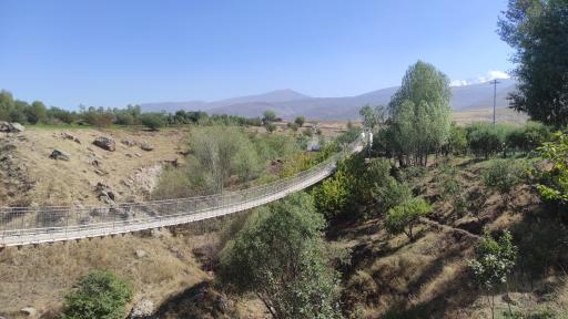 عکس پل معلق نیمه شیشه ای مشگین شهر