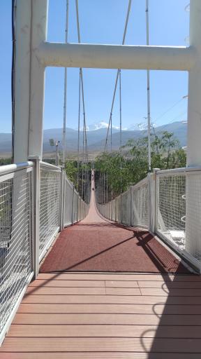 عکس پل معلق نیمه شیشه ای مشگین شهر