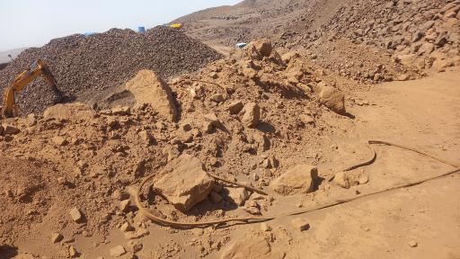 عکس معدن سنگ آهن سنگان خواف