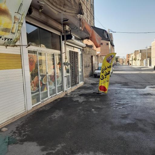 عکس تهیه غذای بیرون بر صفری